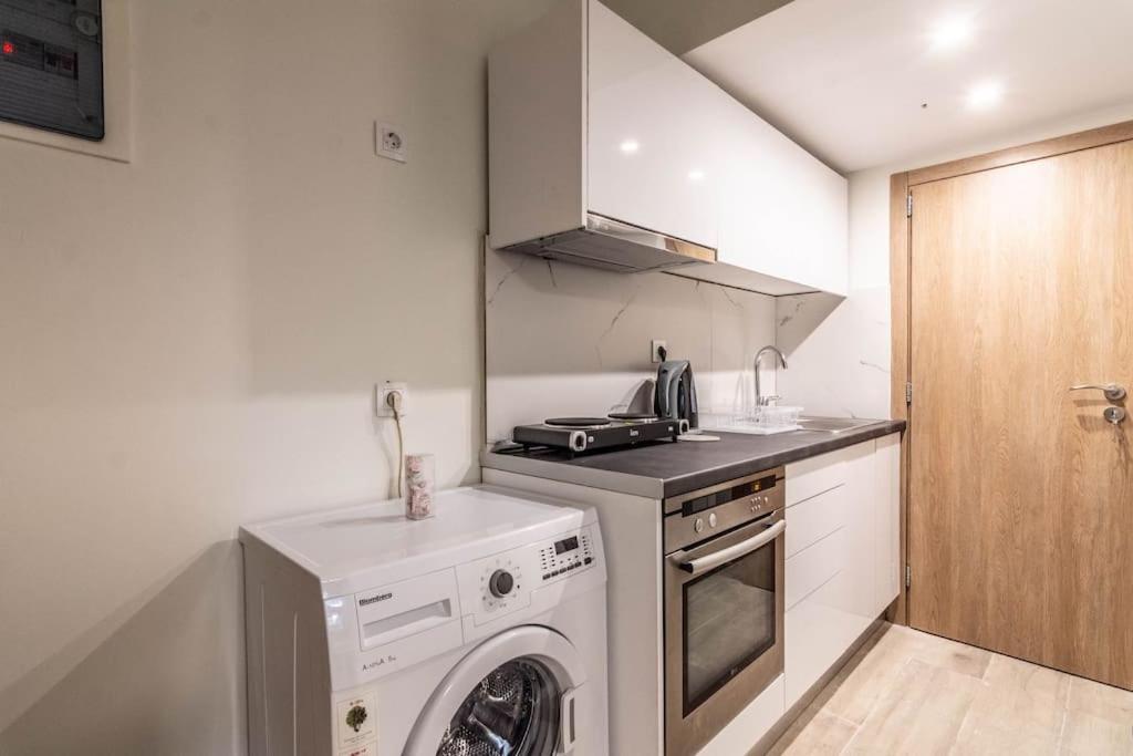 Garden Apt Apartment เอเธนส์ ภายนอก รูปภาพ
