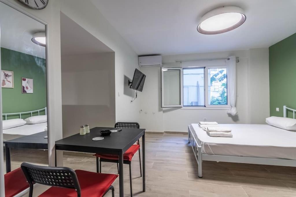 Garden Apt Apartment เอเธนส์ ภายนอก รูปภาพ